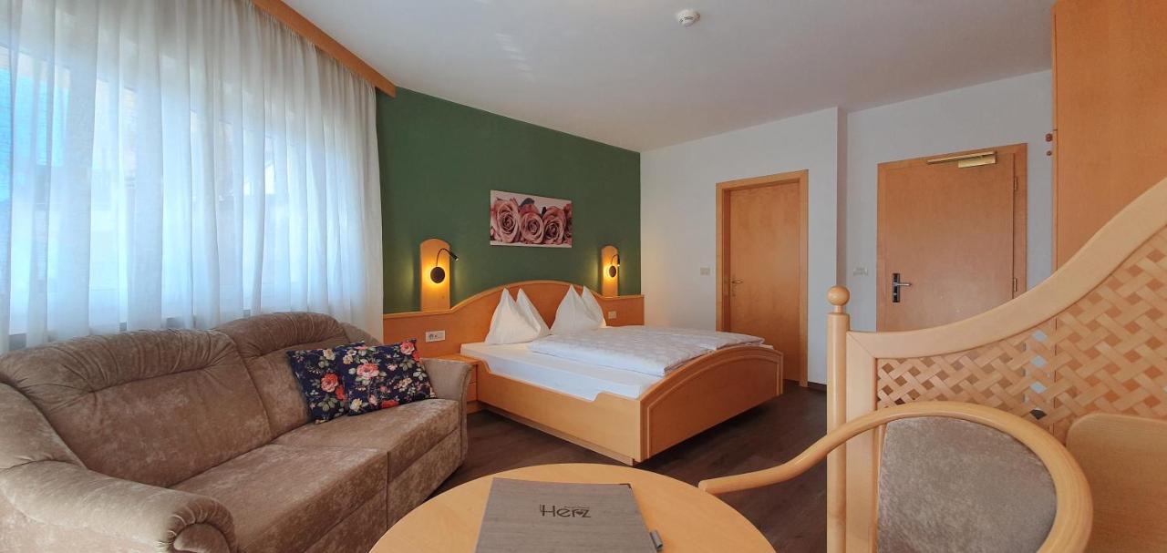 Hotel Garni Herz Tirolo Zewnętrze zdjęcie